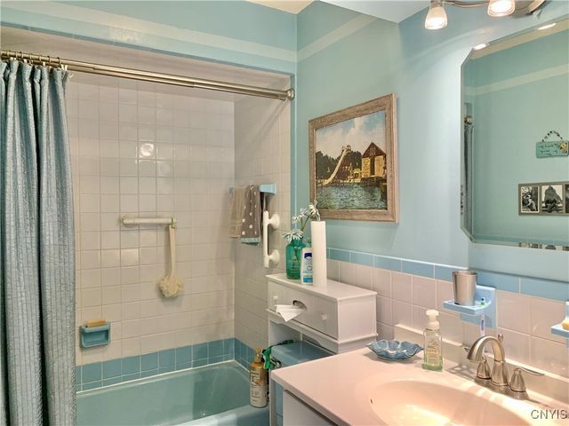 127 Clarion Drive, Whitestown, NY 13492