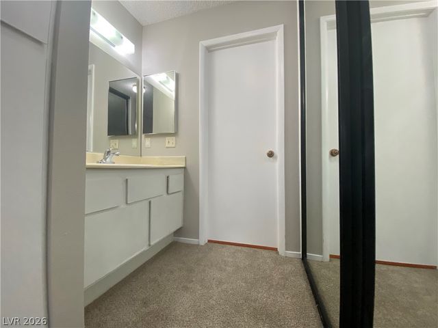 4805 Nara Vista Way 204, Las Vegas, NV 89103