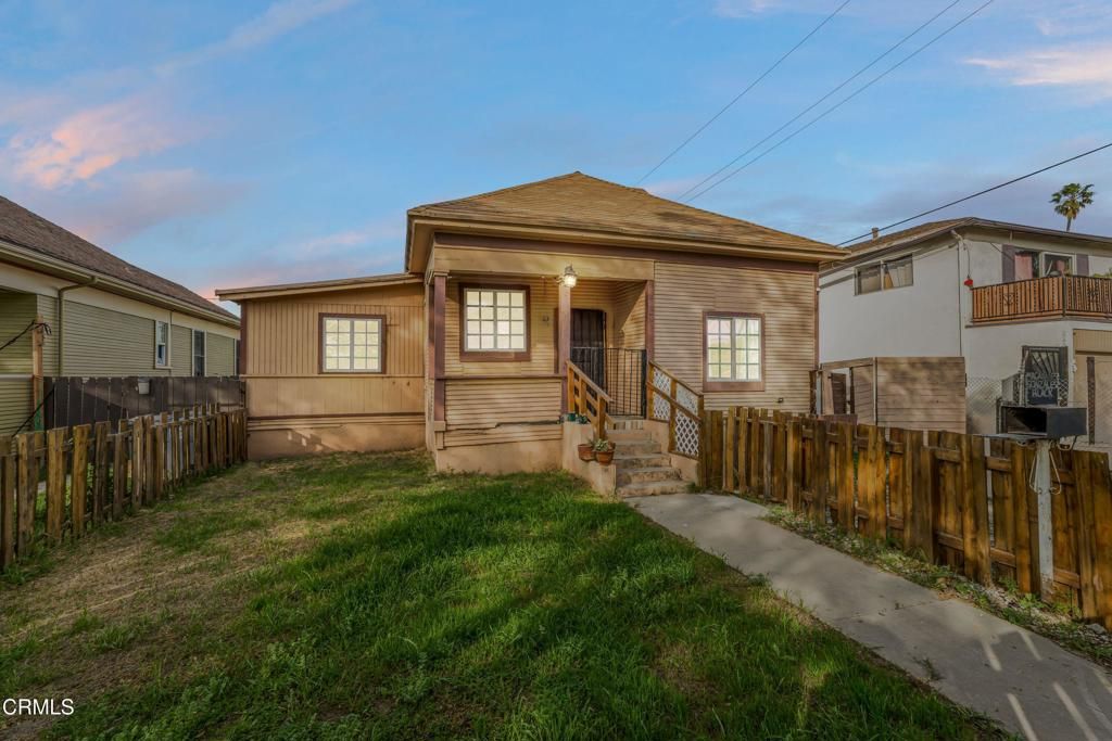 425 W 1st Street, Oxnard, CA 93030