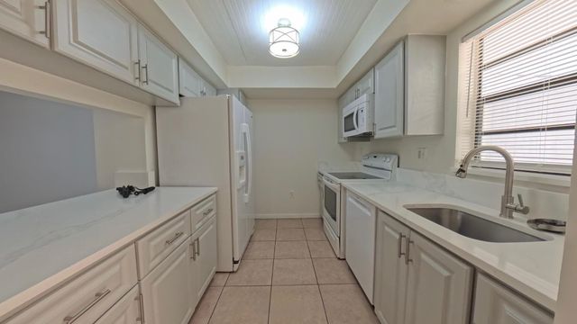 3432 NW 86th Way D104, Fort Lauderdale, FL 33351