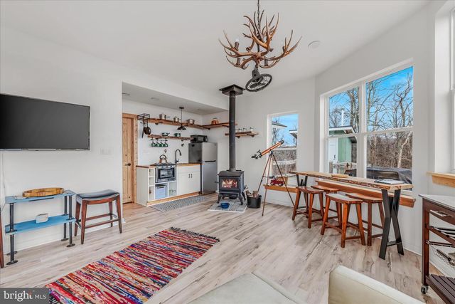 288 BLUMB LN, Great Cacapon, WV 25422