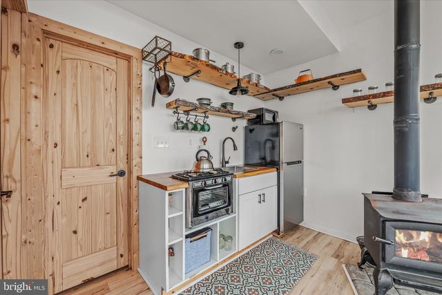 288 BLUMB LN, Great Cacapon, WV 25422