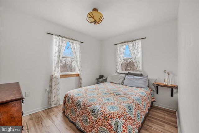 288 BLUMB LN, Great Cacapon, WV 25422