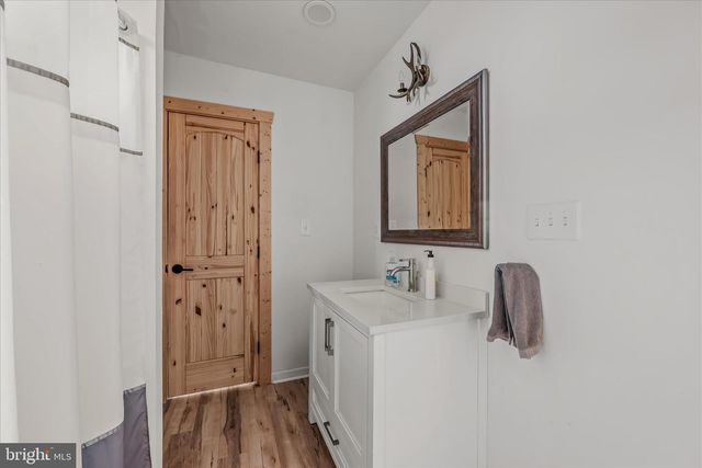 288 BLUMB LN, Great Cacapon, WV 25422