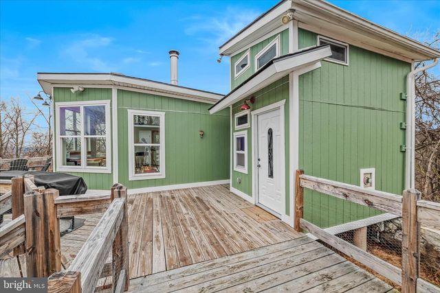 288 BLUMB LN, Great Cacapon, WV 25422