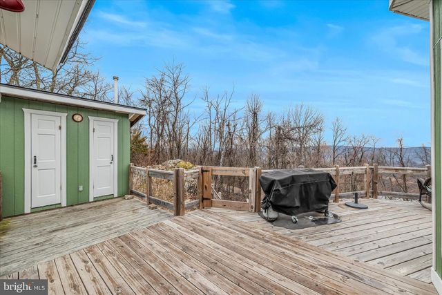 288 BLUMB LN, Great Cacapon, WV 25422