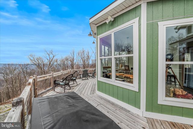 288 BLUMB LN, Great Cacapon, WV 25422