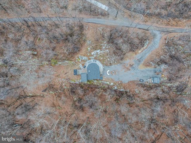 288 BLUMB LN, Great Cacapon, WV 25422