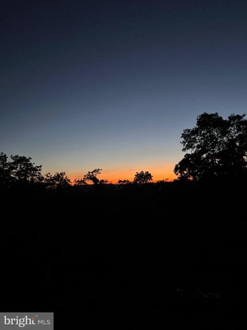 288 BLUMB LN, Great Cacapon, WV 25422