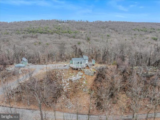 288 BLUMB LN, Great Cacapon, WV 25422