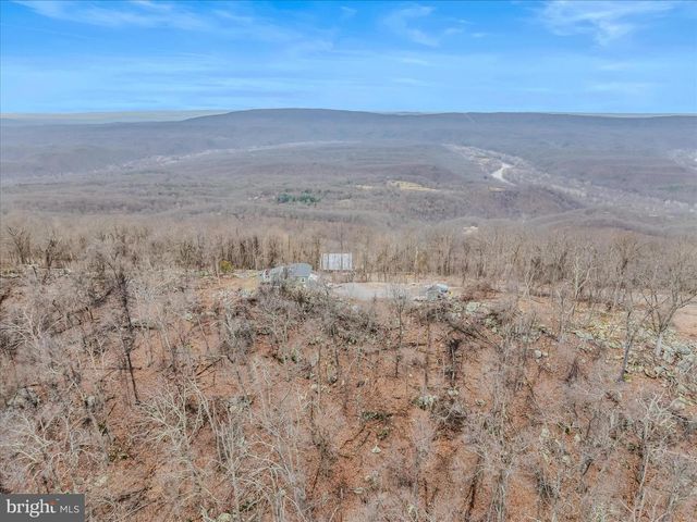 288 BLUMB LN, Great Cacapon, WV 25422