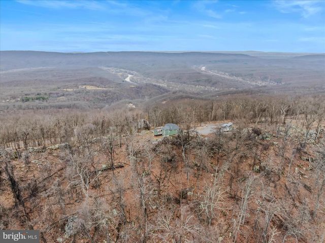 288 BLUMB LN, Great Cacapon, WV 25422