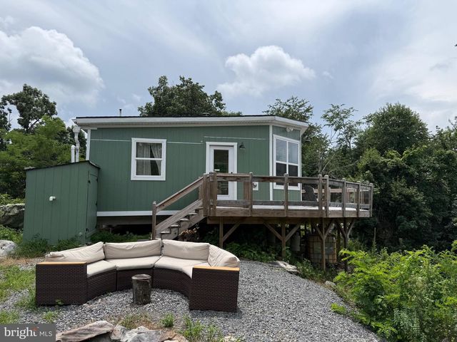 288 BLUMB LN, Great Cacapon, WV 25422