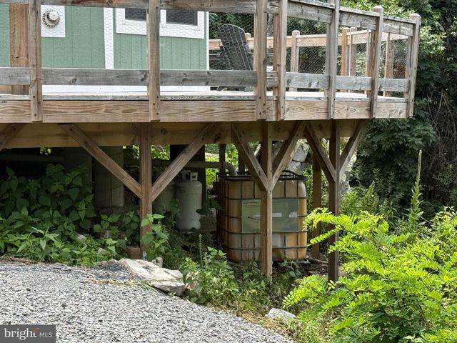 288 BLUMB LN, Great Cacapon, WV 25422