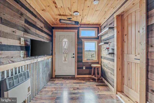 288 BLUMB LN, Great Cacapon, WV 25422