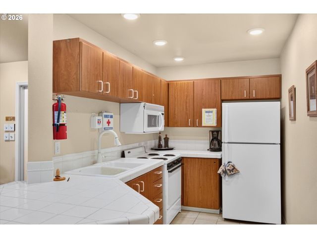 20120 LARKSPUR Ln 79, West Linn, OR 97068
