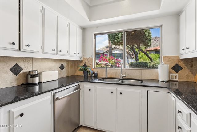 5434 E LINCOLN Drive 33, Paradise Valley, AZ 85253