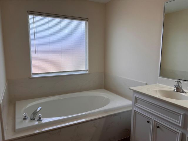 12534 Ridgecrest Dr, Willis, TX 77318