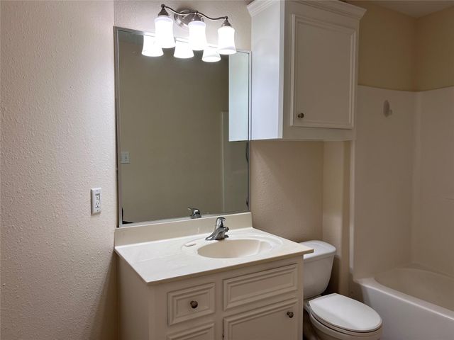 12534 Ridgecrest Dr, Willis, TX 77318