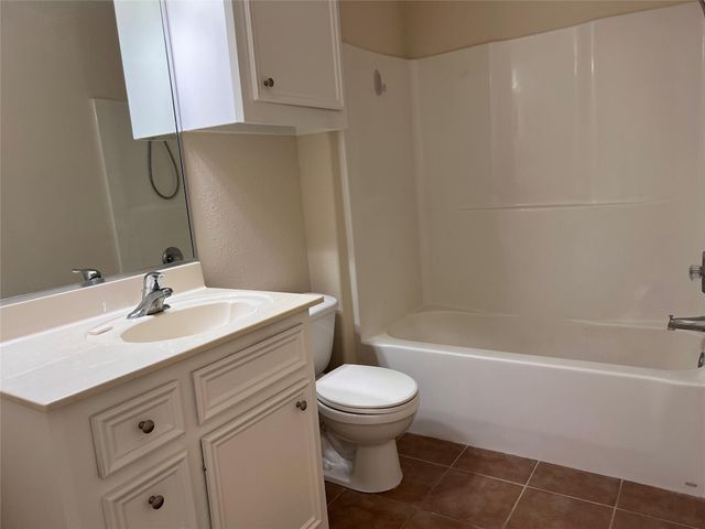 12534 Ridgecrest Dr, Willis, TX 77318