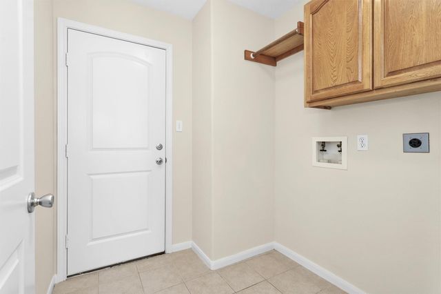 12534 Ridgecrest Dr, Willis, TX 77318