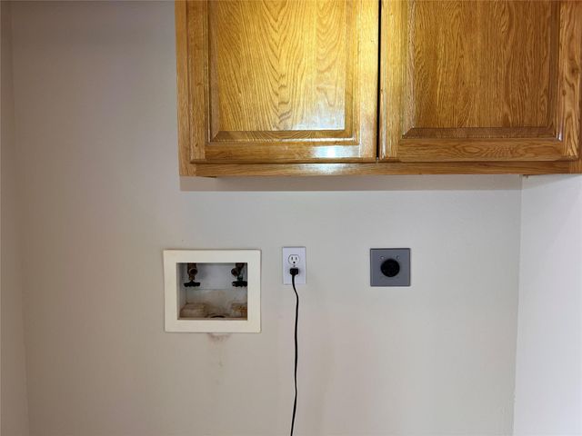 12534 Ridgecrest Dr, Willis, TX 77318