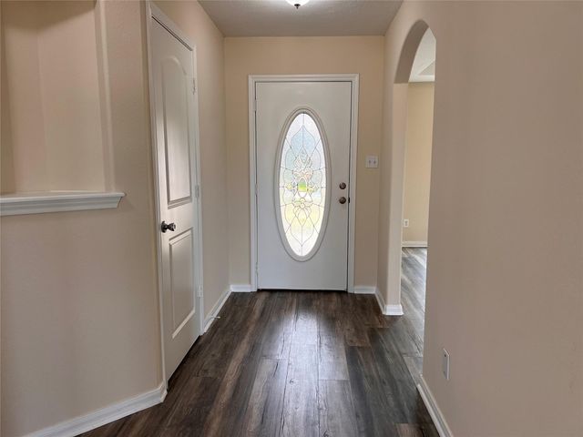 12534 Ridgecrest Dr, Willis, TX 77318