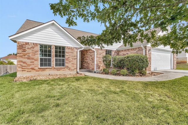 12534 Ridgecrest Dr, Willis, TX 77318