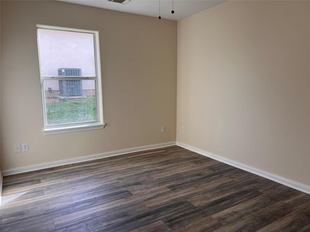 12534 Ridgecrest Dr, Willis, TX 77318