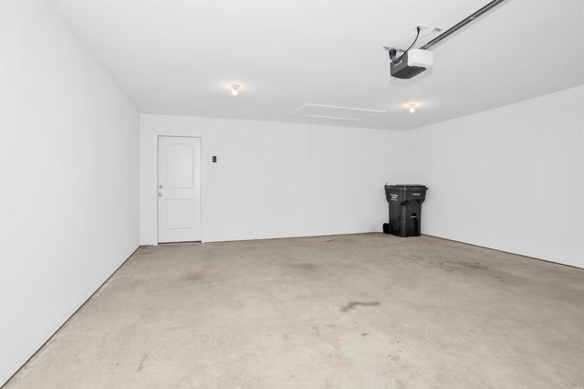 12534 Ridgecrest Dr, Willis, TX 77318