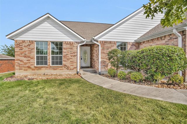 12534 Ridgecrest Dr, Willis, TX 77318