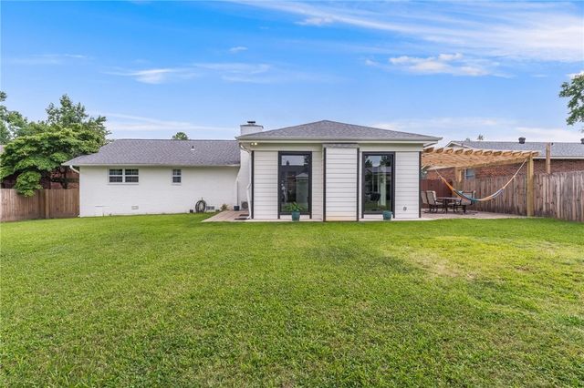 2913 Richwood Circle, Rogers, AR 72756