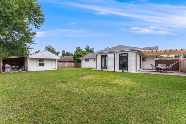 2913 Richwood Circle, Rogers, AR 72756