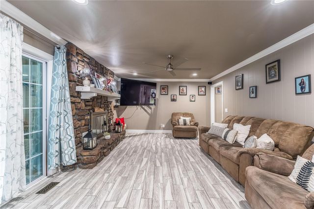 2913 Richwood Circle, Rogers, AR 72756