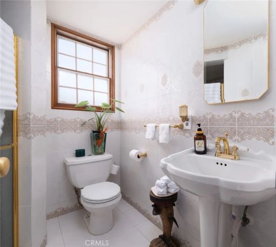 1444 W Bay, Newport Beach, CA 92661