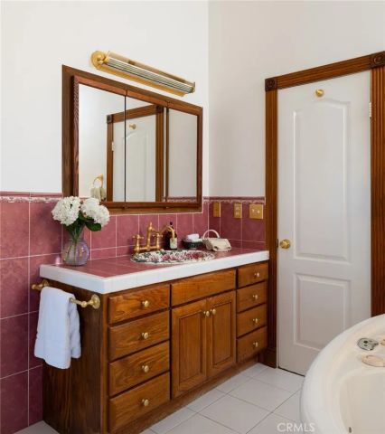 1444 W Bay, Newport Beach, CA 92661