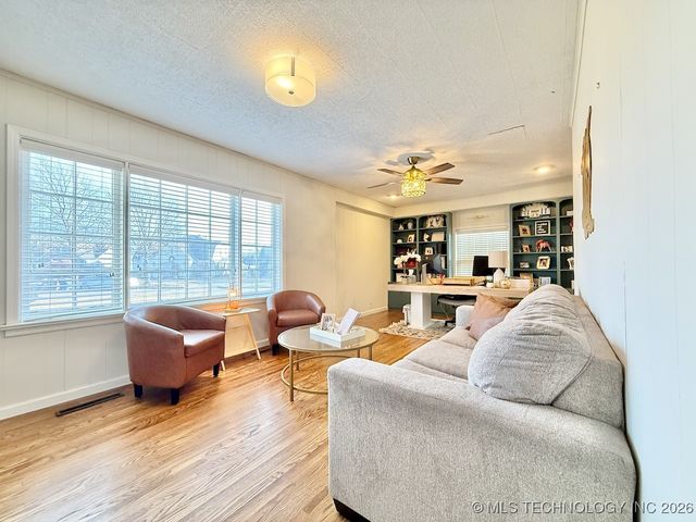 1804 S Delaware Avenue, Tulsa, OK 74104