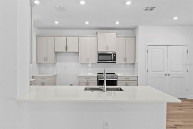 6216 29TH STREET N, St Petersburg, FL 33702