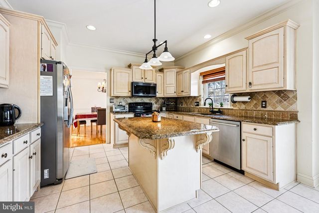 3000 LONG WAY, Easton, PA 18040