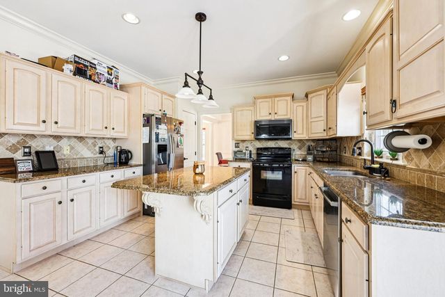 3000 LONG WAY, Easton, PA 18040