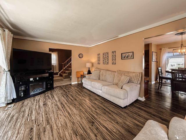 7809 Campbell Street, Taylor, MI 48180