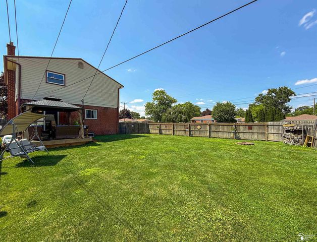 7809 Campbell Street, Taylor, MI 48180