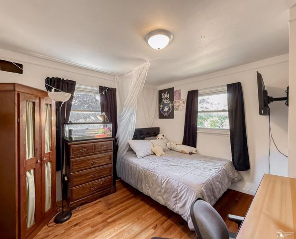 7809 Campbell Street, Taylor, MI 48180