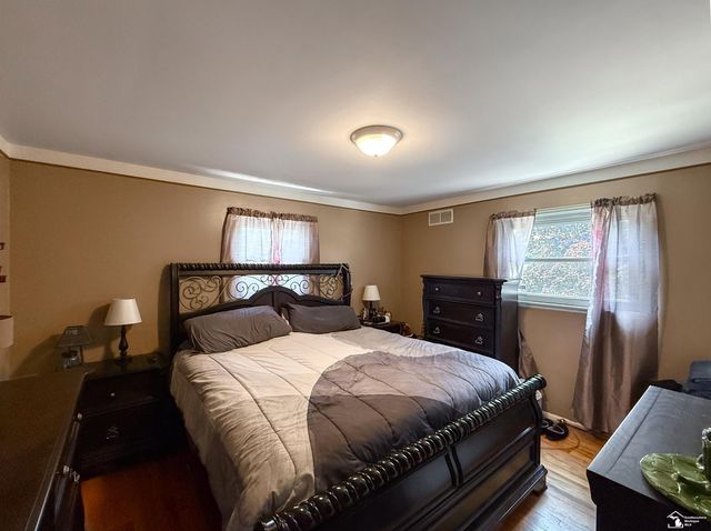 7809 Campbell Street, Taylor, MI 48180