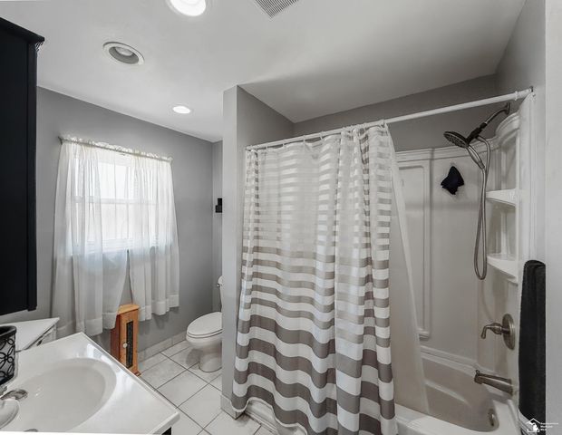 7809 Campbell Street, Taylor, MI 48180