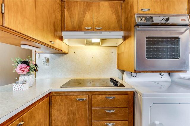 2834 S Laura St, Wichita, KS 67216
