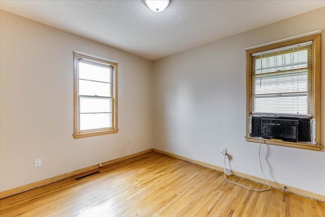 2834 S Laura St, Wichita, KS 67216