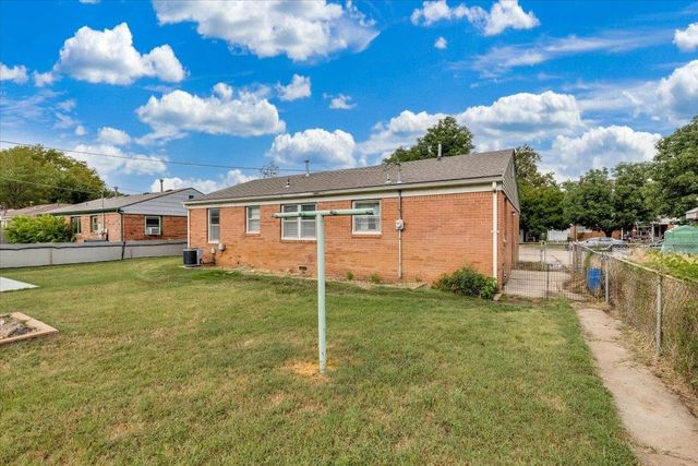 2834 S Laura St, Wichita, KS 67216