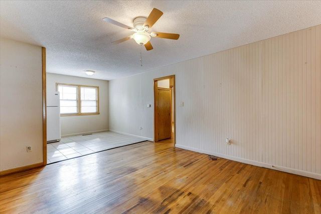 2834 S Laura St, Wichita, KS 67216