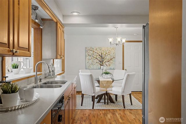 18519 Kenlake Place NE, Kenmore, WA 98028